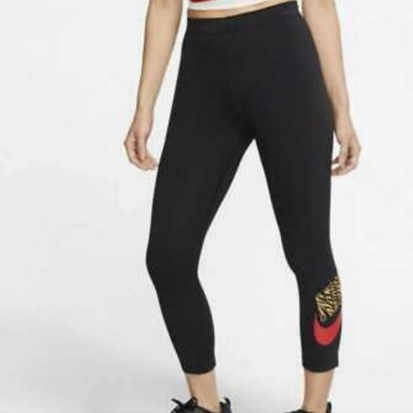 Nike Denim - NikeNIKE LEGGING CLUB ANIMAL CROPSIZE SMALL